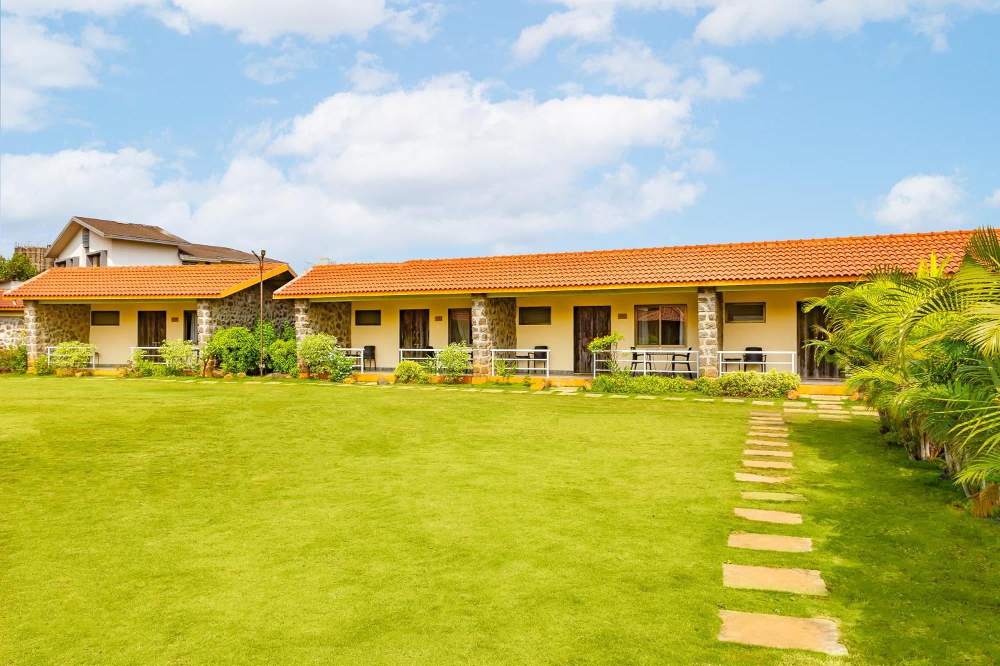 Casa Amora Lonavala Esterno foto