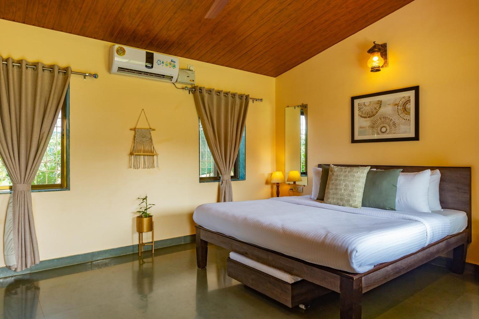 Casa Amora Lonavala Esterno foto