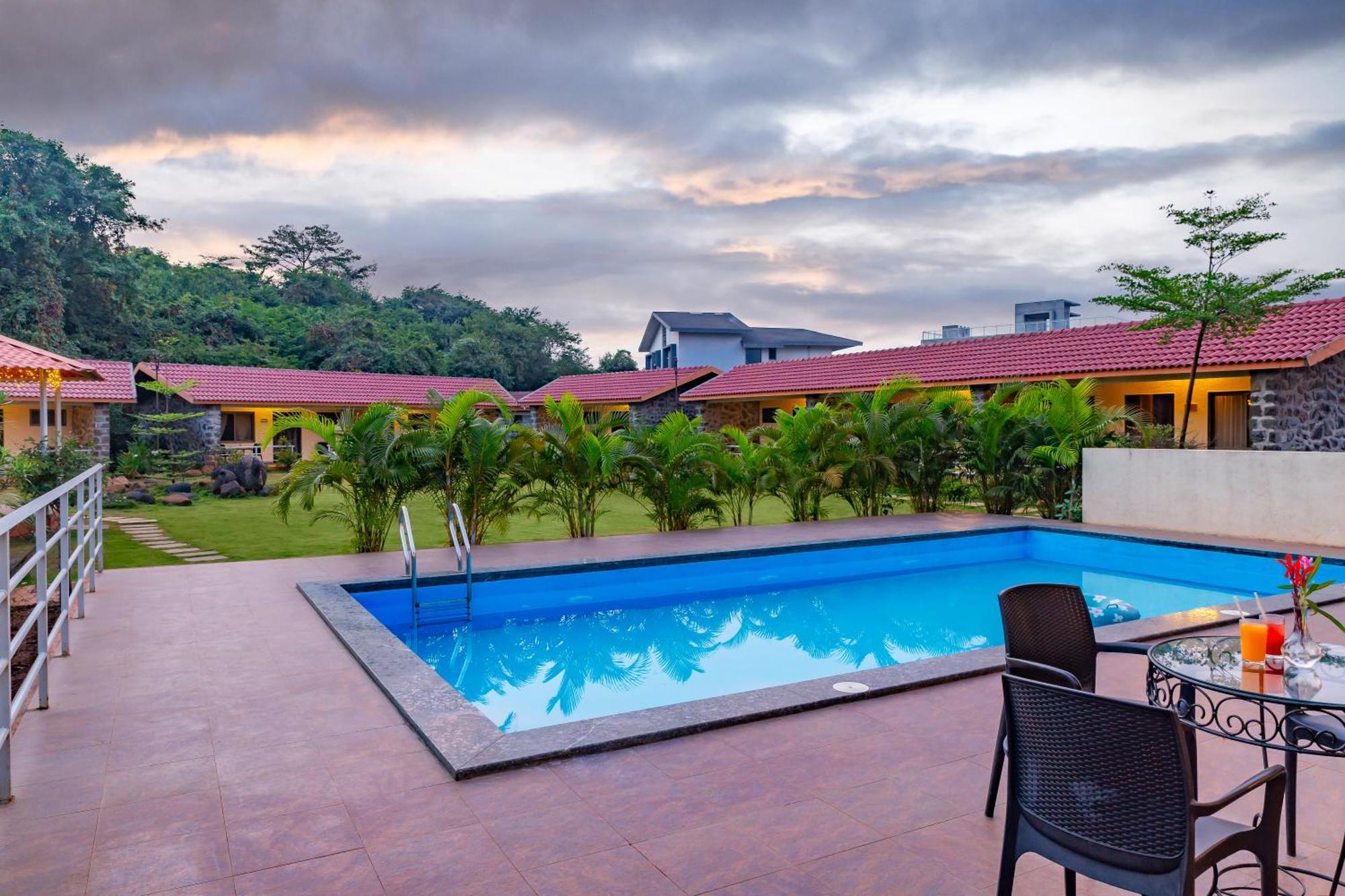 Casa Amora Lonavala Esterno foto