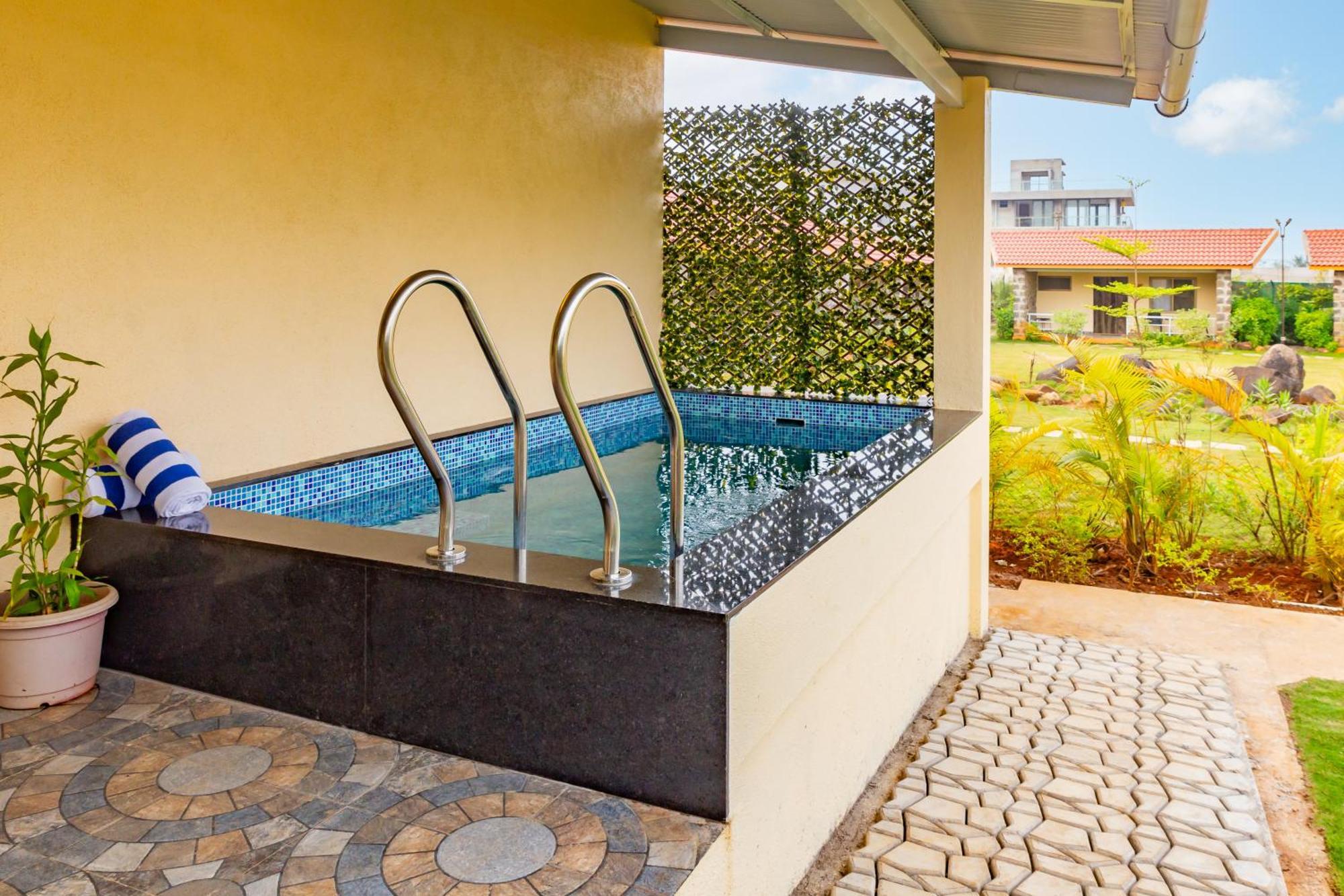Casa Amora Lonavala Esterno foto